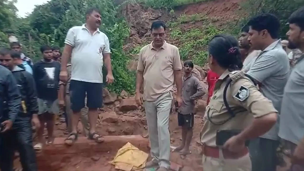 Datia Wall Collapsed