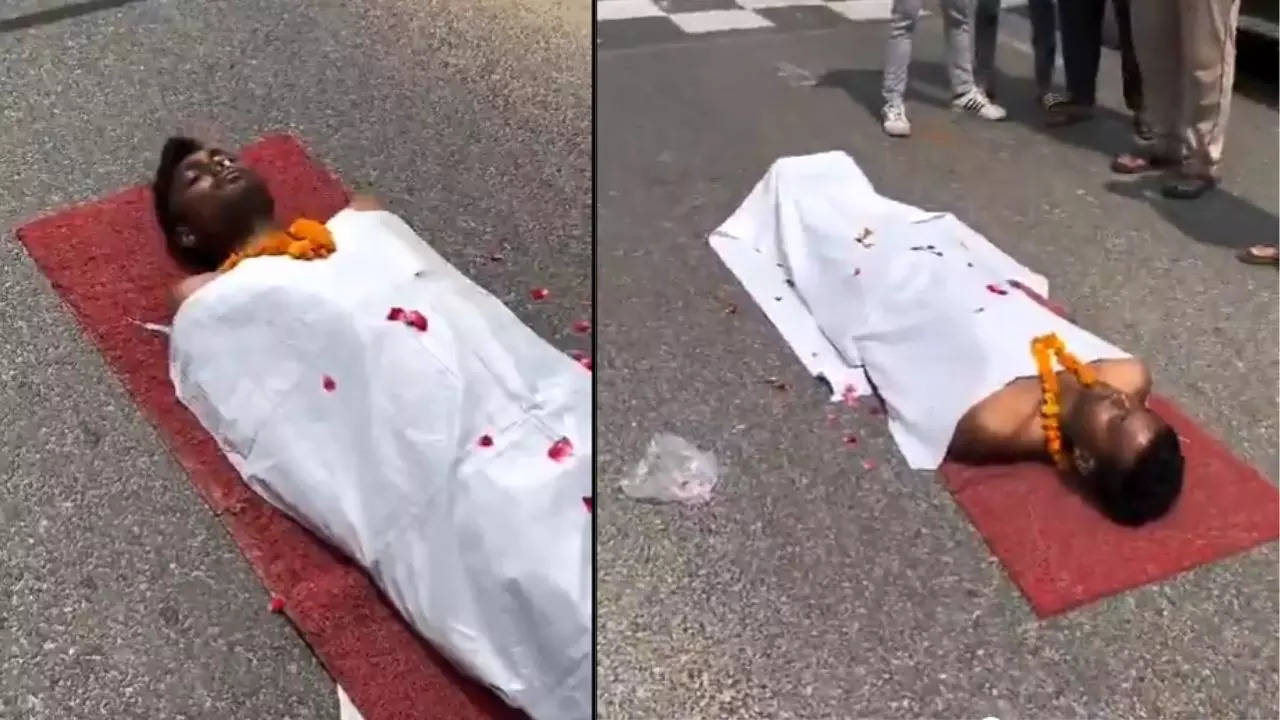 viral video young man made a video of himself dying while lying down on the road in kasganj