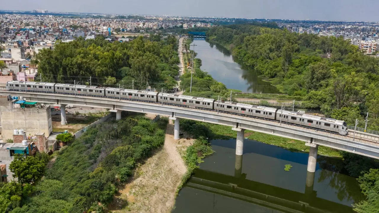 delhi metro.