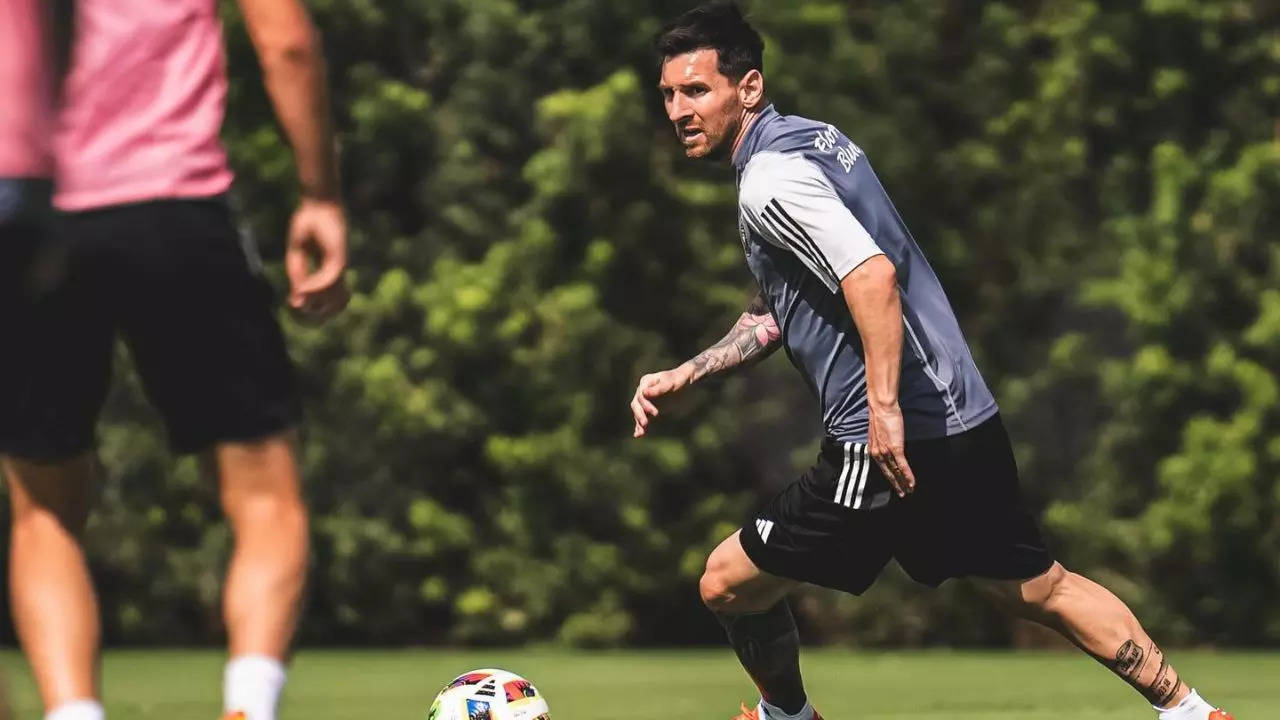 Lionel Messi, Lionel Messi Returns, Lionel Messi Comeback, Lionel Messi Injury Updates, Lionel Messi Records, Lionel Messi Most Goal, Lionel Messi Returns to Argentina squad, Argentina squad, Argentina Football Team, World Cup qualifiers, World Cup qualifiers,