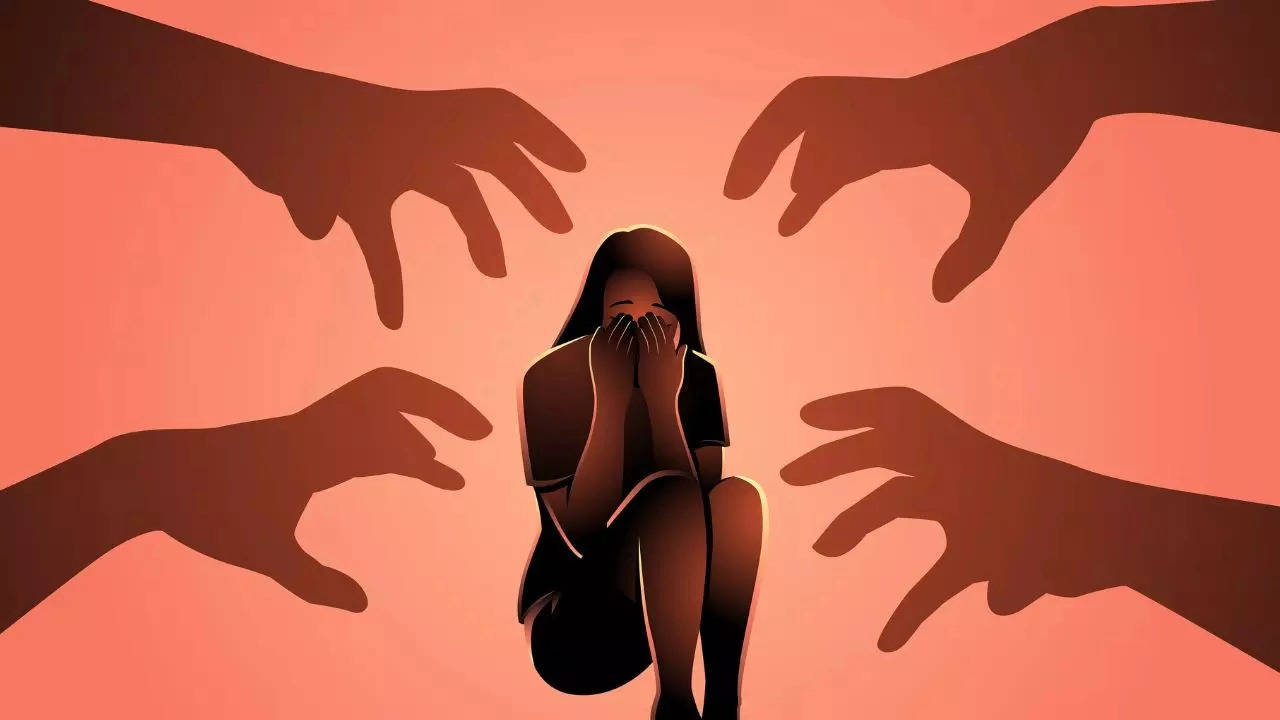 Pune Gang Rape: दोस्त के सामने युवती से गैंगरेप, देर रात सुनसान राह पर हैवानियत