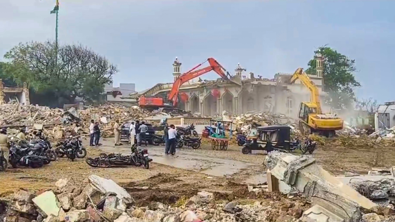 Bulldozer in somnath