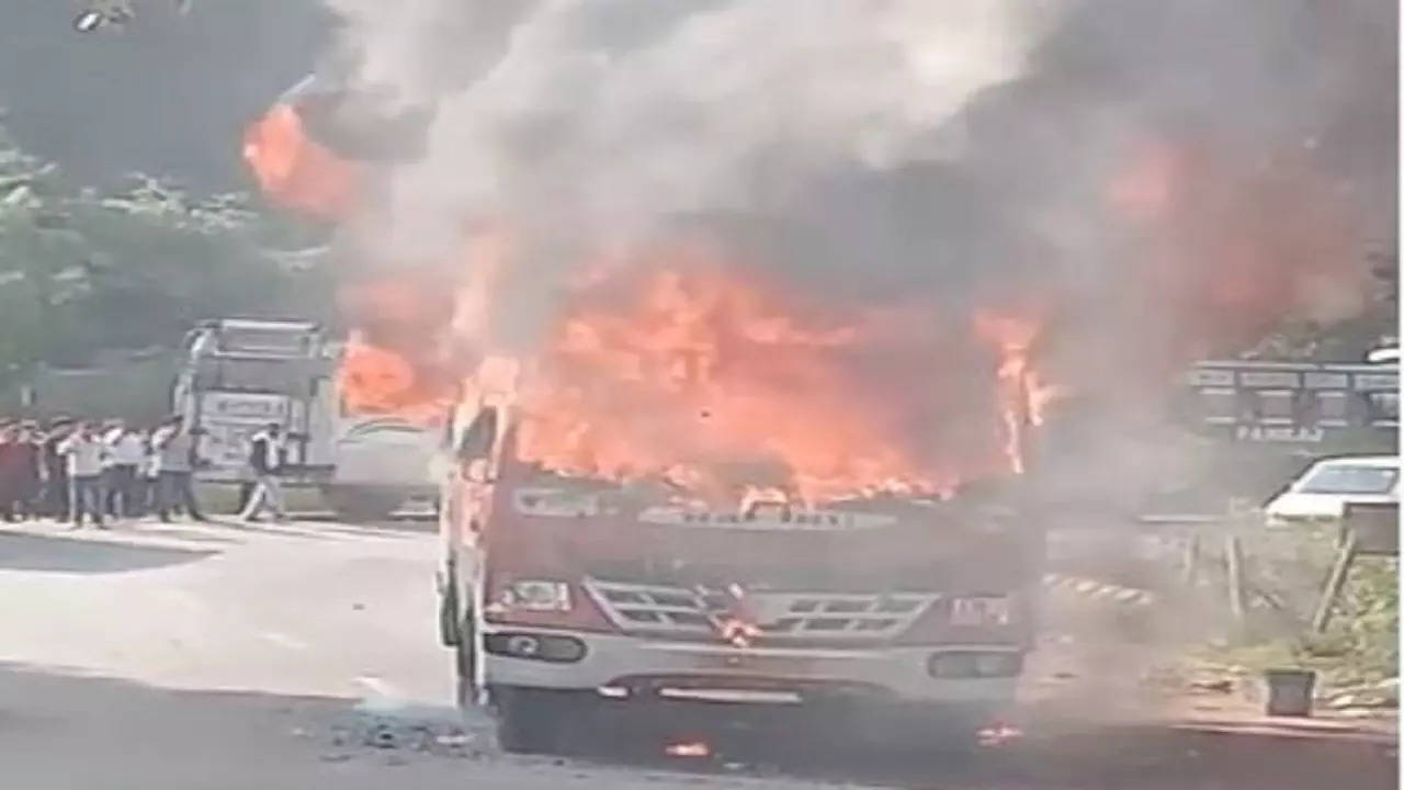 jammu bus fire