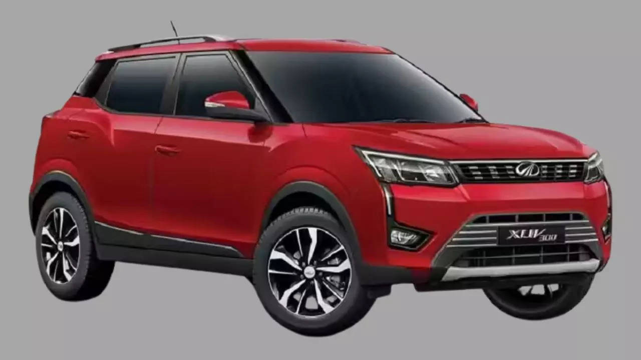 Mahindra XUV300 Stock Clearance Offer