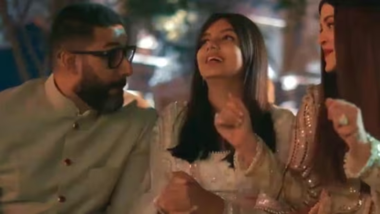 Aishwarya rai and Abhishek Bachchan Dancing Together