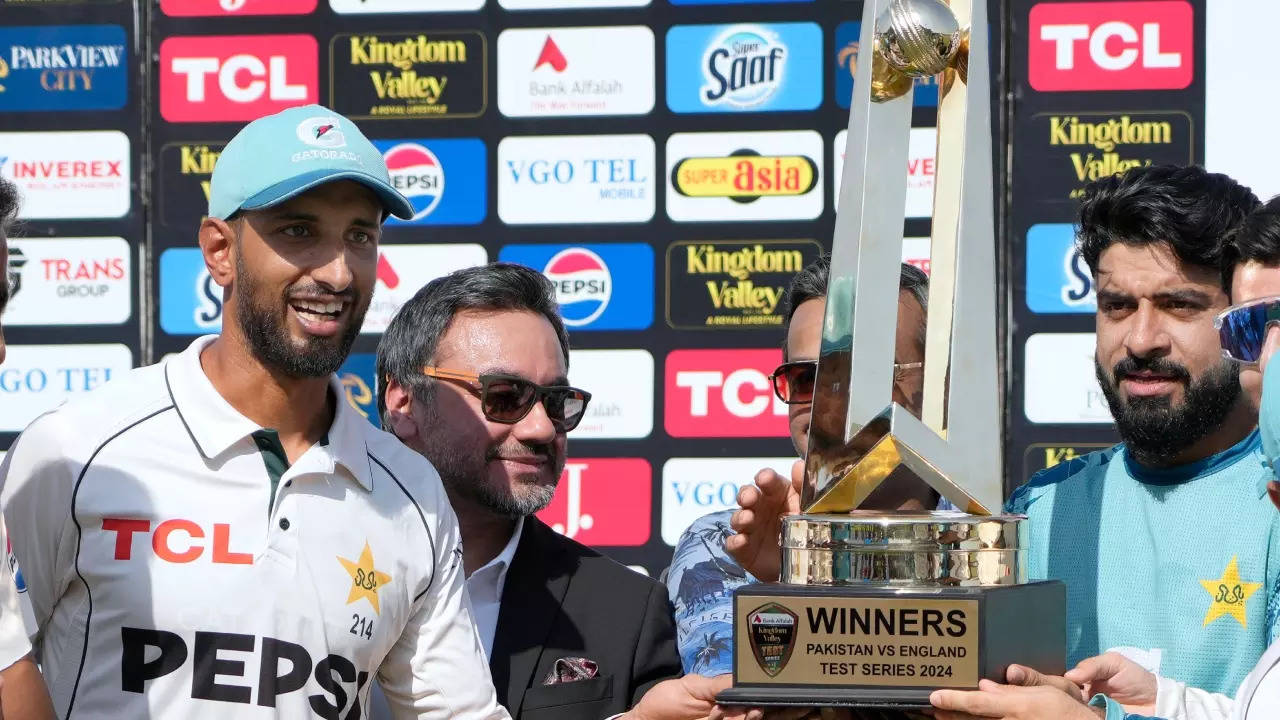 Pakistan win test series against England