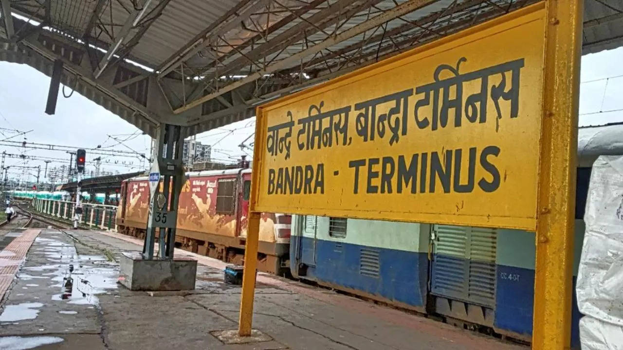 bandra terminus station