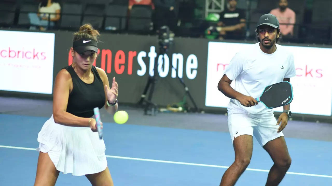 PWR DUPR India Masters Mixed Doubles Final: अरमान भाटिया-रूस वैन रीक की सॉलिड जोड़ी के नाम मिक्स्ड डबल्स खिताब; जॉर्ज वॉल-डैनी टाउनसेंड की जोड़ी निराश । Match Report