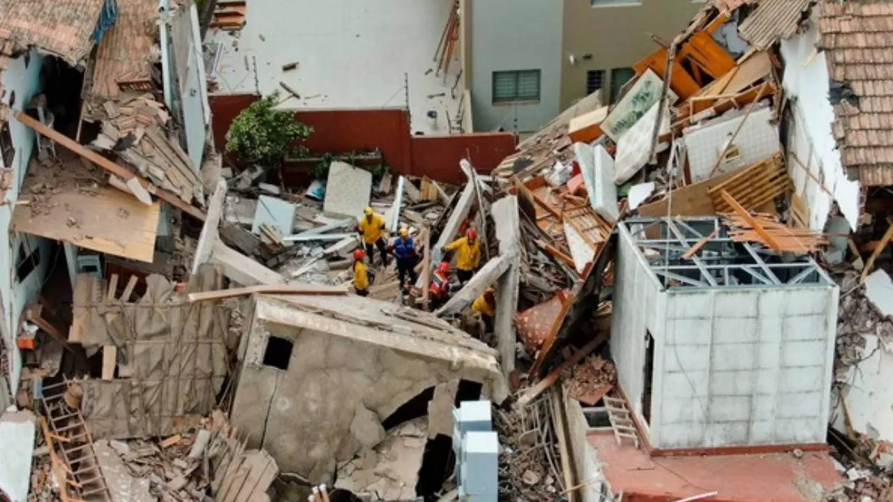 hotel collapsed in Argentina