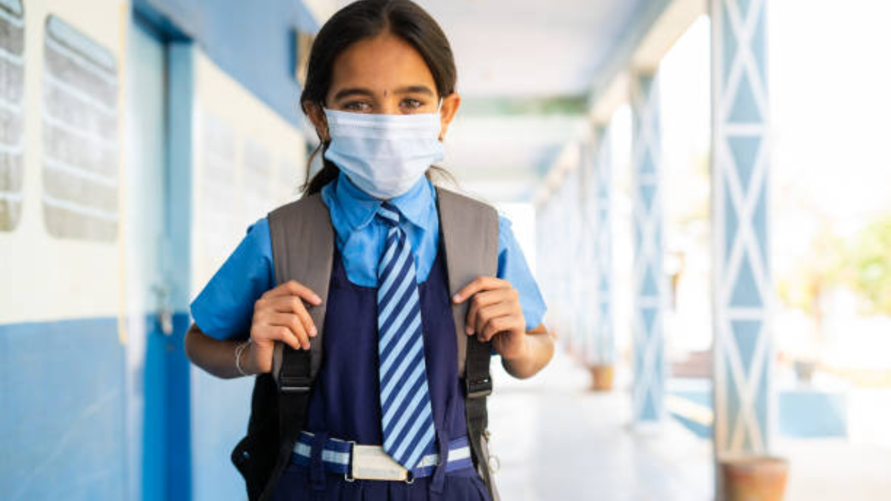 Kya Pollution Mein Bachchon Ko School Bhejna Chahiye