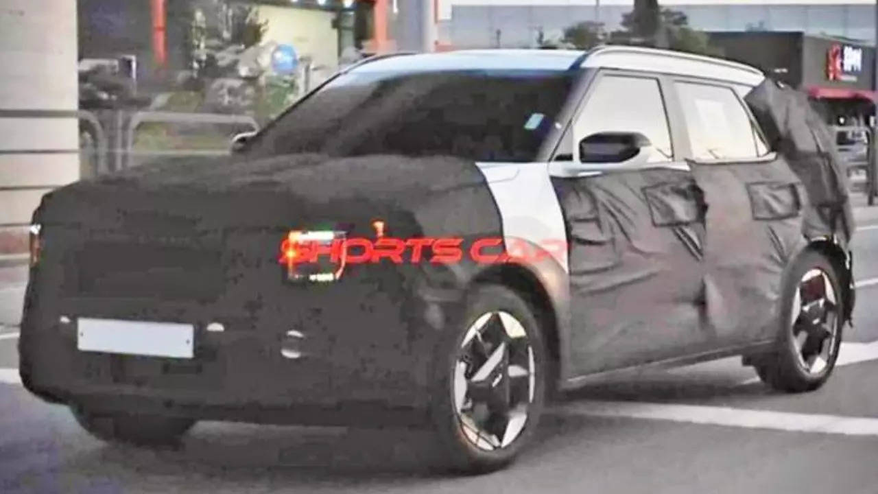 New Generation Kia Seltos Spied Testing