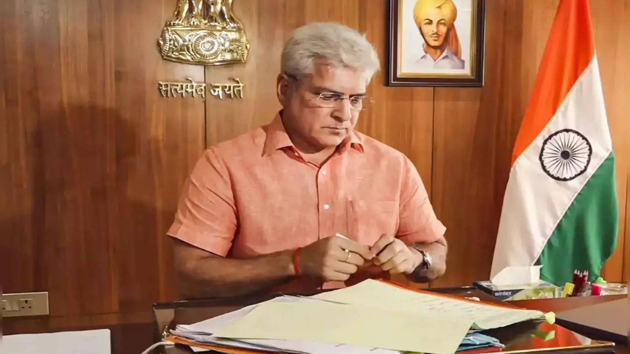 kailash gahlot resign