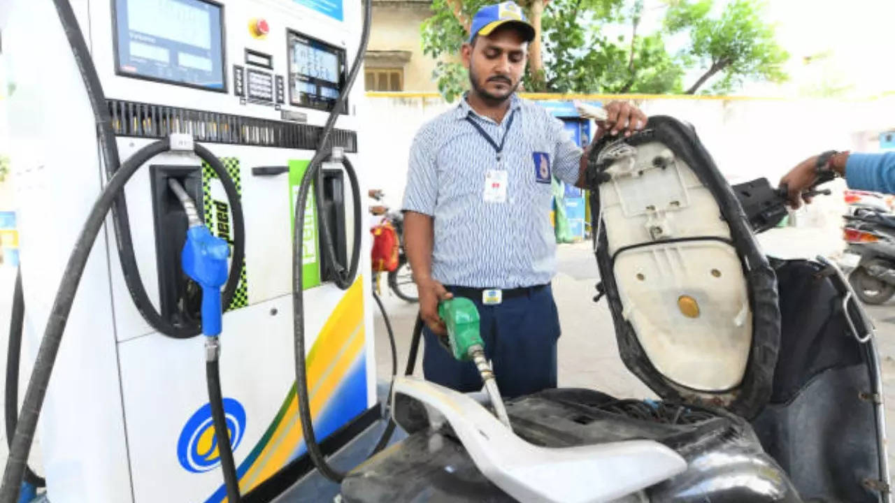 Petrol Pump (image-Istock)