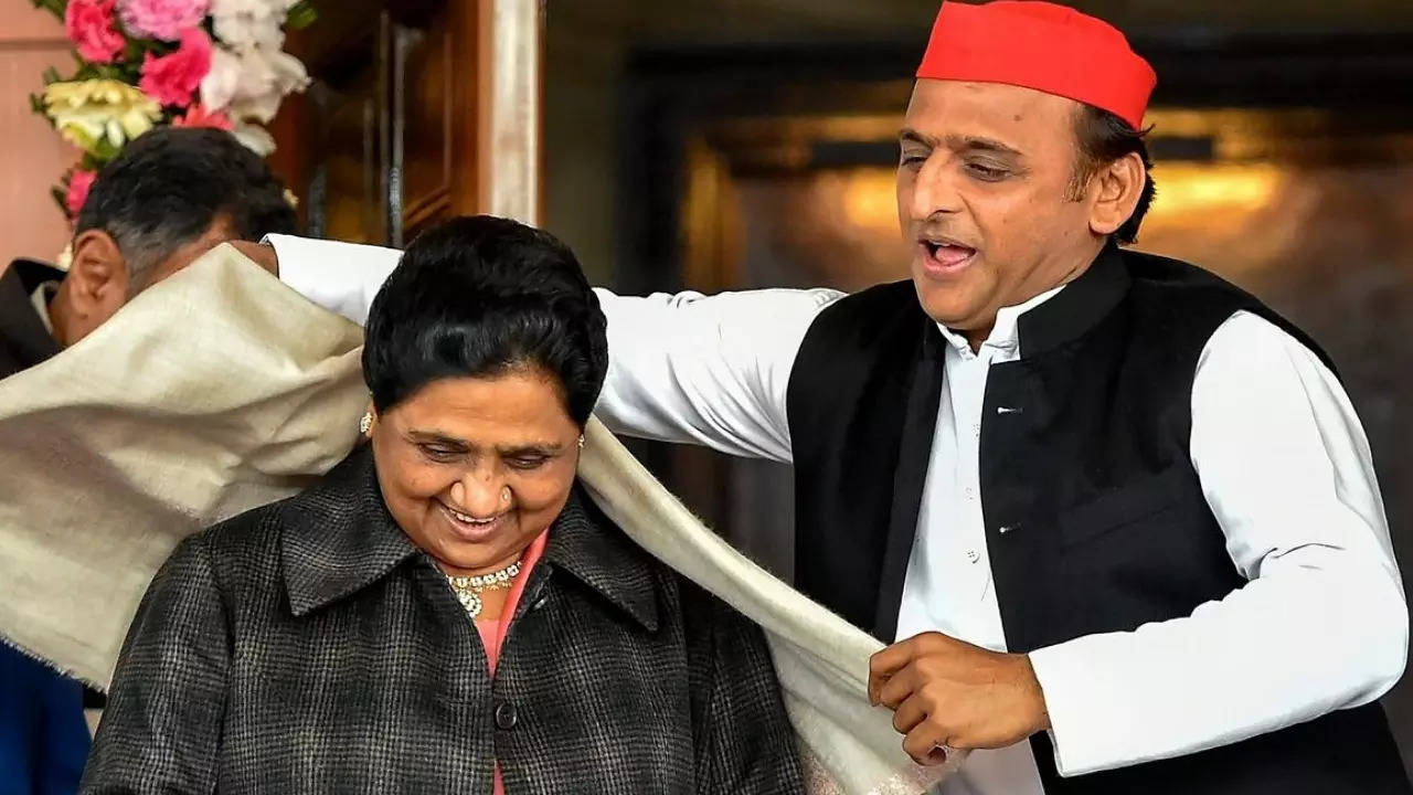 Akhilesh Yadav Mayawati