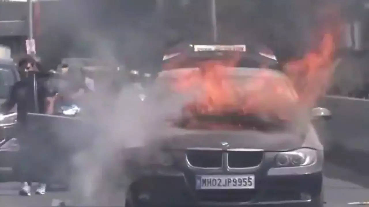 Mumbai Car Fire