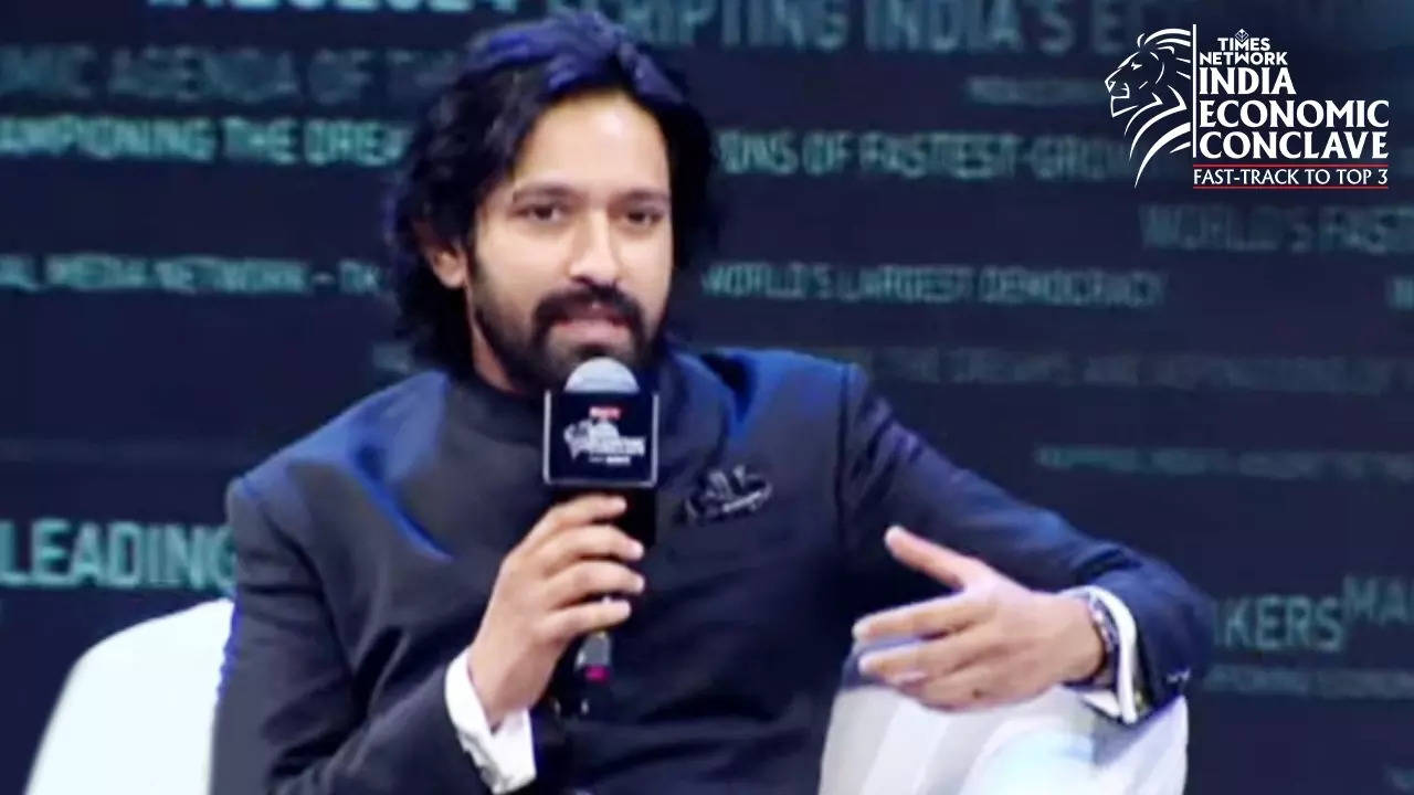 Vikrant Massey in India Economic Conclave 2024.