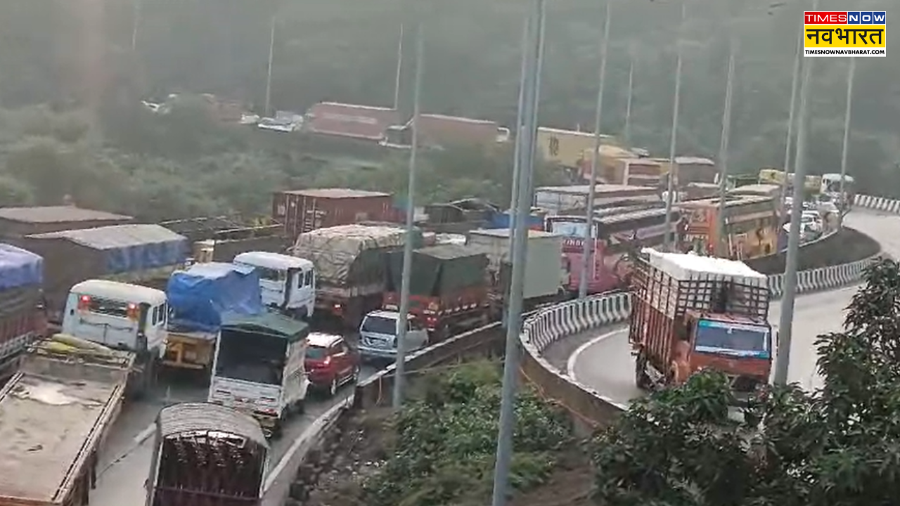 Pune-Mumbai Highway jam