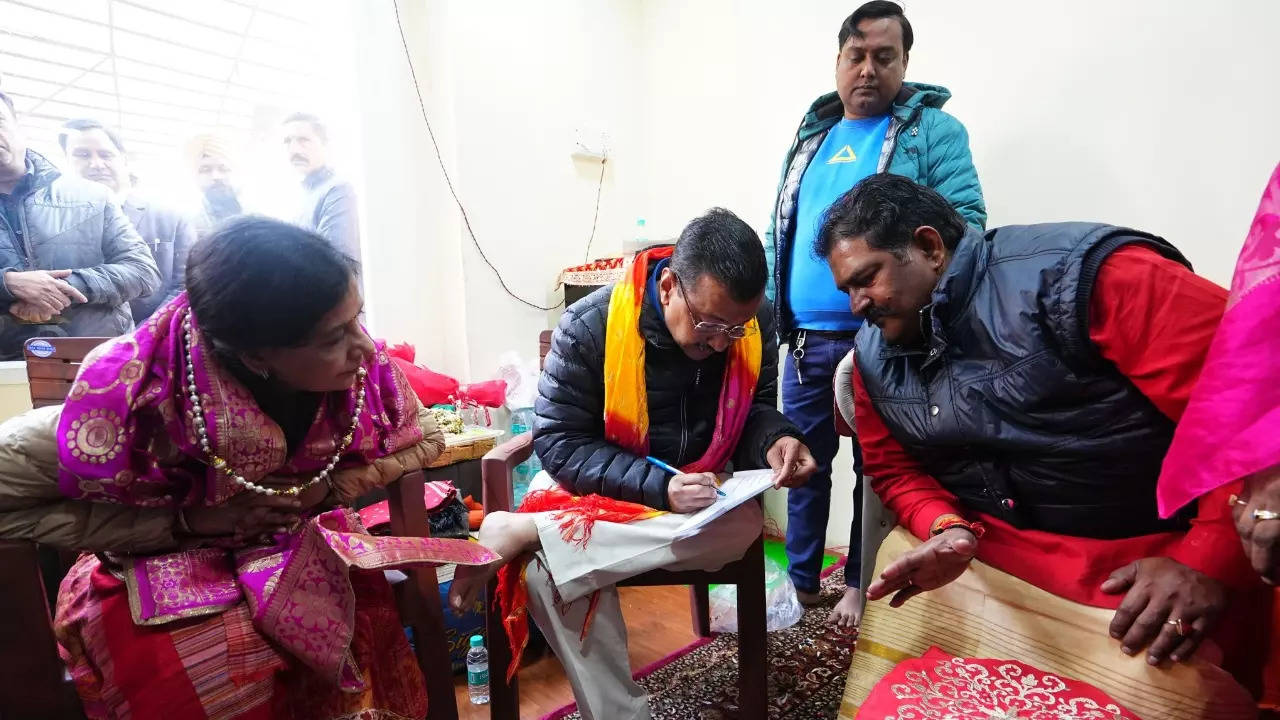 Arvind Kejriwal visited Marghat Wale Baba Mandir