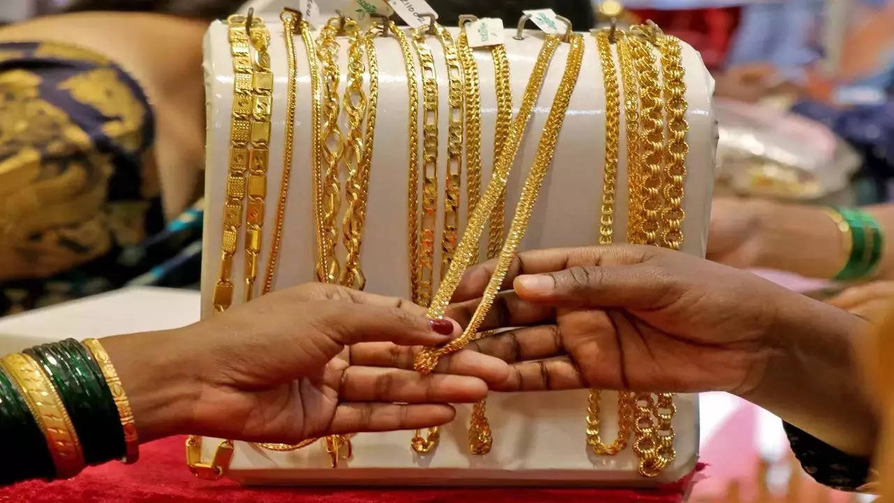 Gold-Silver Price Today 6 January 2025: सोना-चांदी की कीमत आज फिर हुआ बदलाव, जानें अपने शहर का भाव