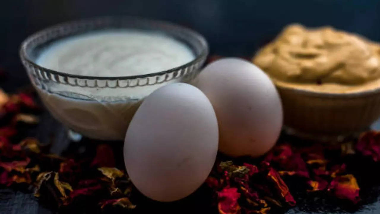 multani mitti or egg on hair