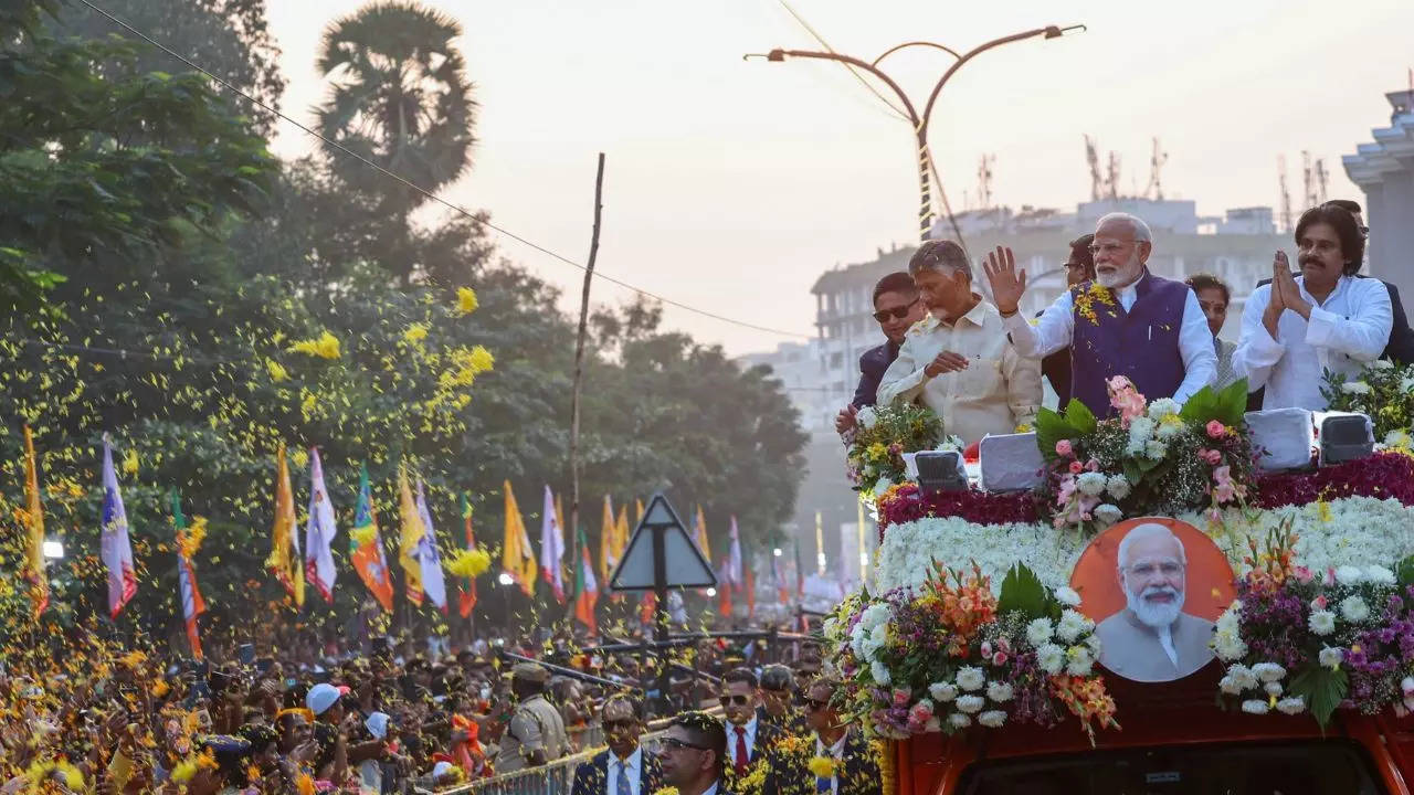 PM_Modi_Visakhapatnam_Roadshow