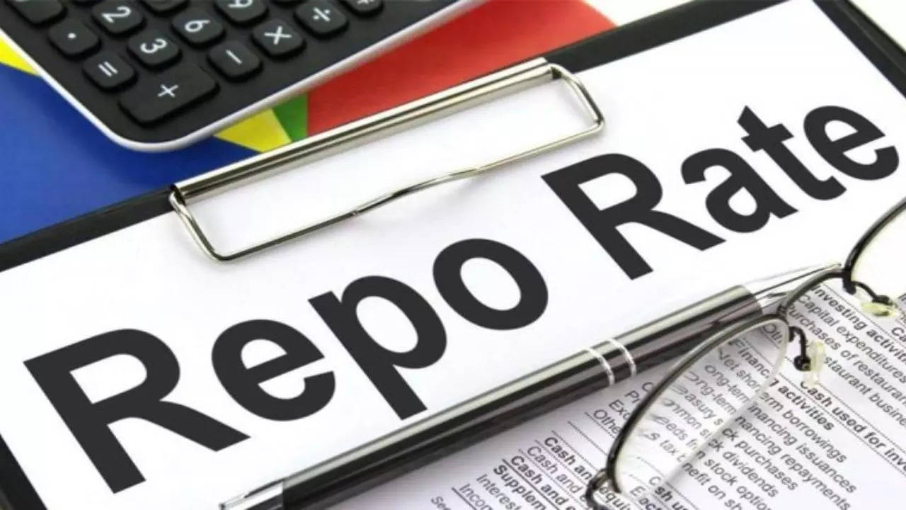 RBI should cut the repo rate