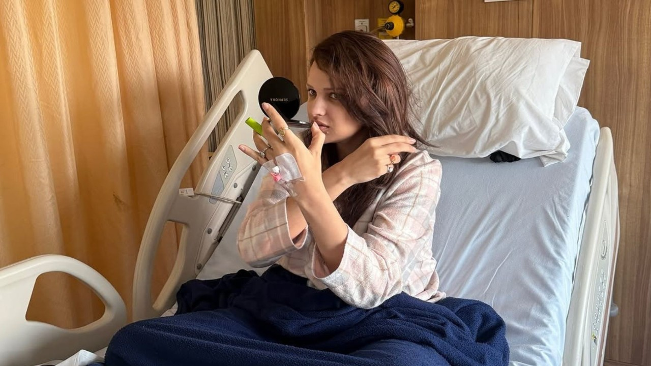 Himanshi Khurana Hospitalized