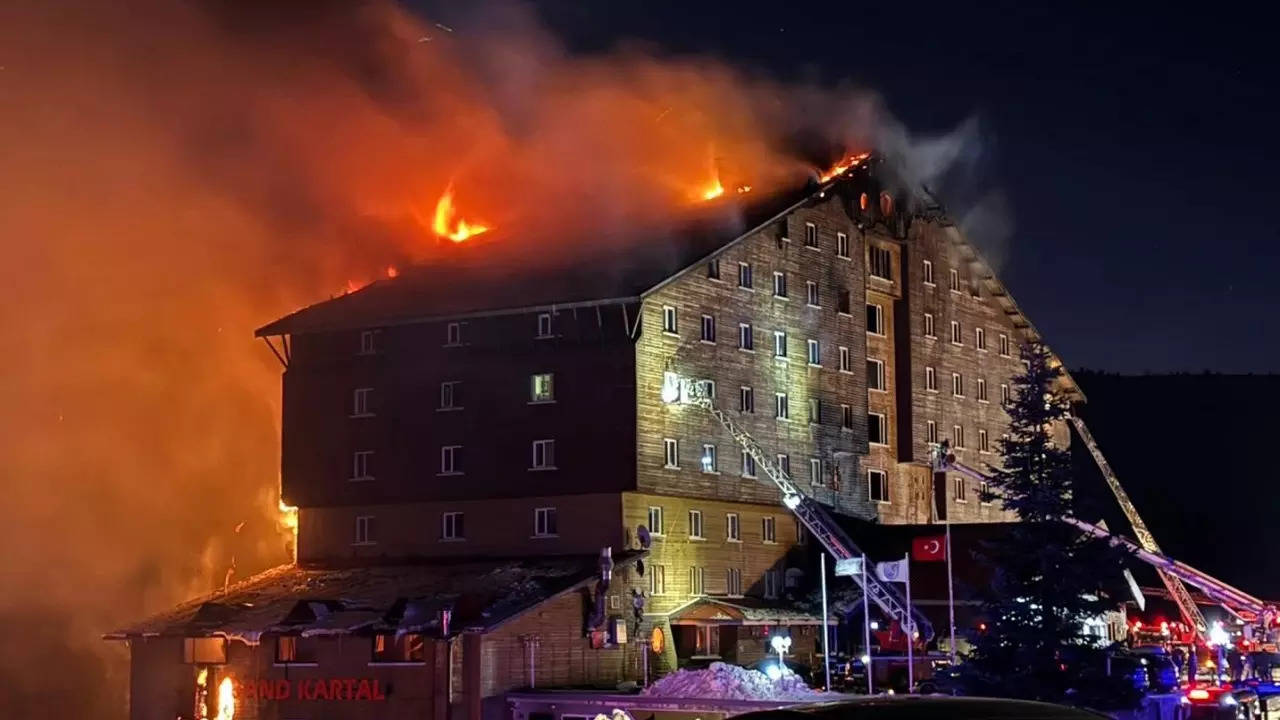 Massive fire at Turkiye ski resort at least 10 dead