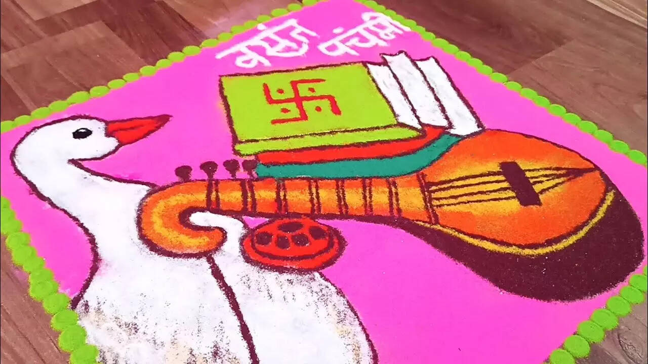 Basant Panchami 2025, Simple Rangoli Design LIVE: बसंत पंचमी पर मंदिर तो घर के आंगन में बनाएं ऐसी सुंदर रंगोली, प्रसन्न होंगी मां सरस्वती, देखें रंगोली के बेस्ट, ईजी डिजाइन्स फोटो