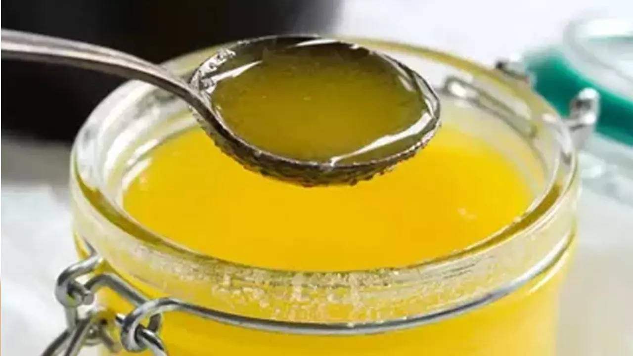 Ghee Facts: हाई कोलेस्ट्रॉल में घी खाना सुरक्षित है? जानें क्या कहता है रिसर्च