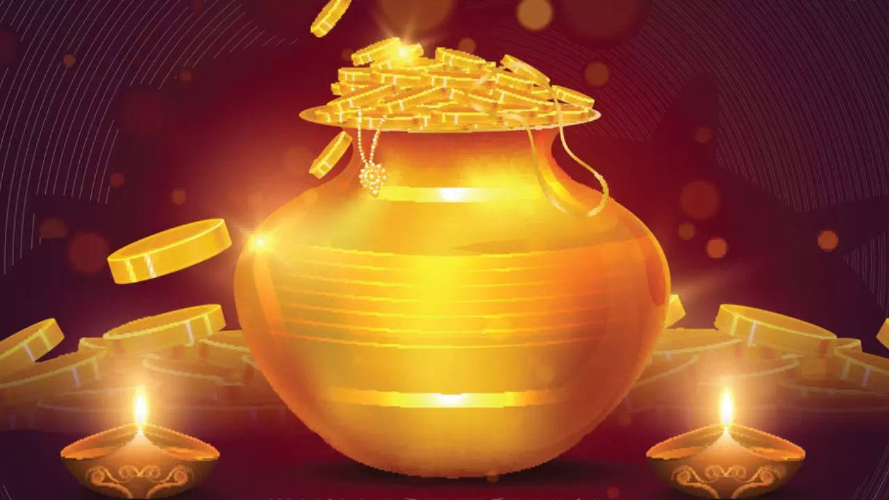 Dhanteras 2022 Date: जानें धनतेरस कब है और क्या है पूजा मुहूर्त, दीवाली से कितने दिन पहले आएगा ये त्योहार