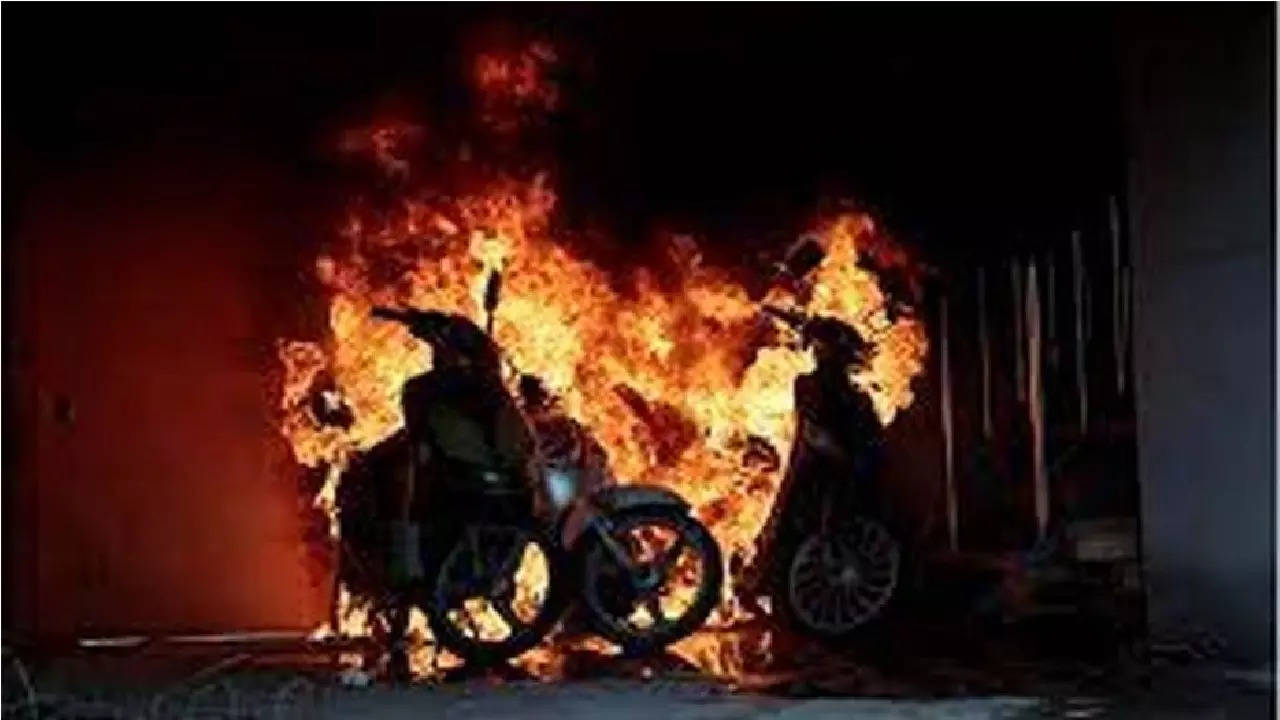 Electric Scooter Caught Fire In Maharashtra