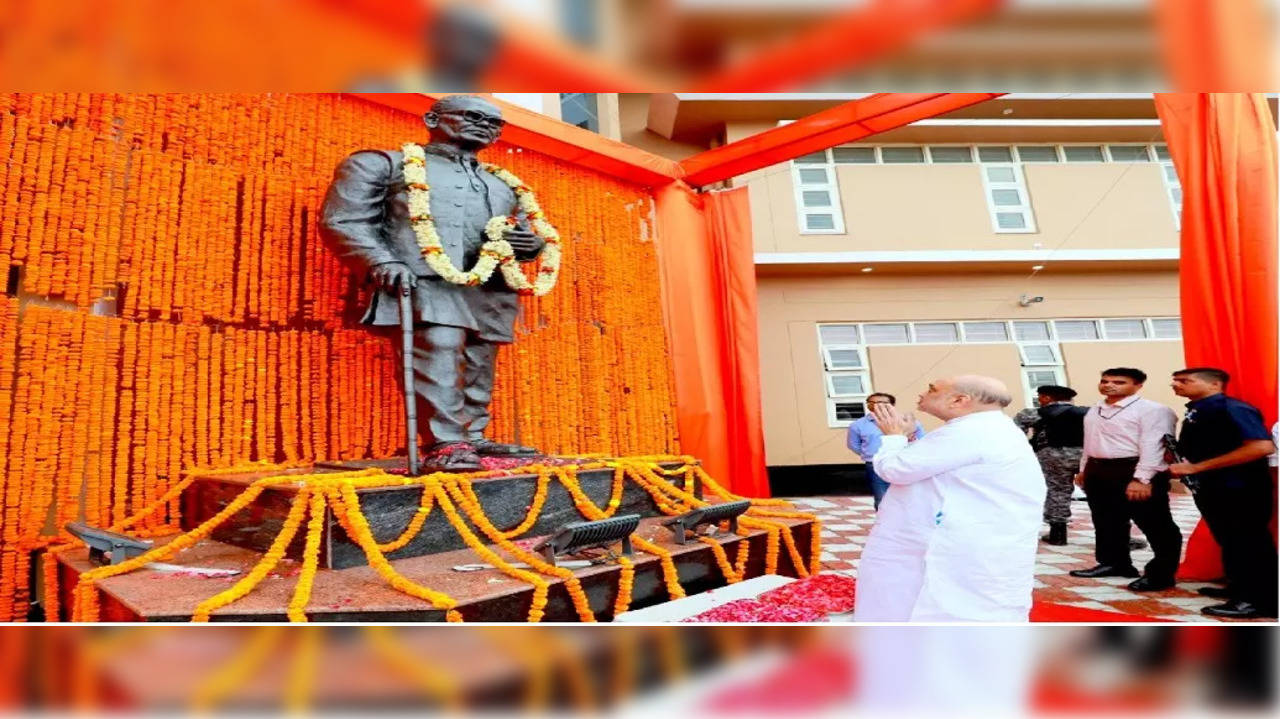 Jai Praksha Narayan Statue