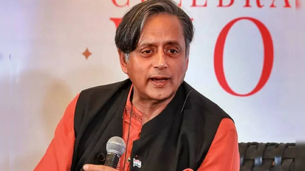 shashi tharoor congress