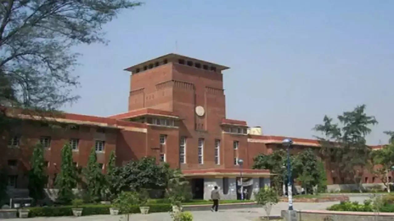 du ug calendar 2022 in hindi delhi university first semester to start