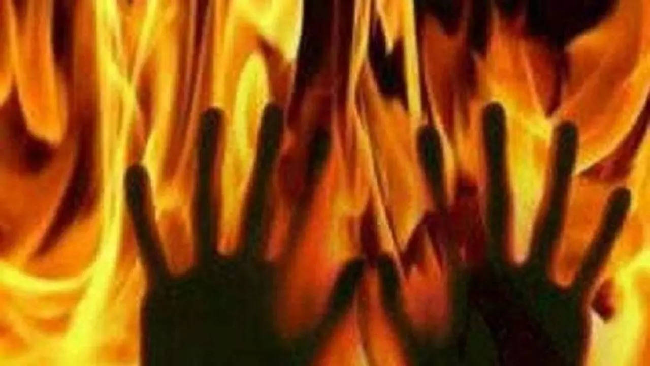 jharkhand girl set ablaze