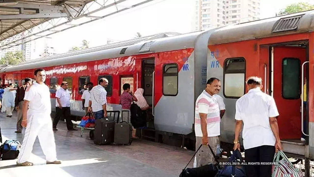 irctc luggage rules if you carrying extra baggage fine imposed by