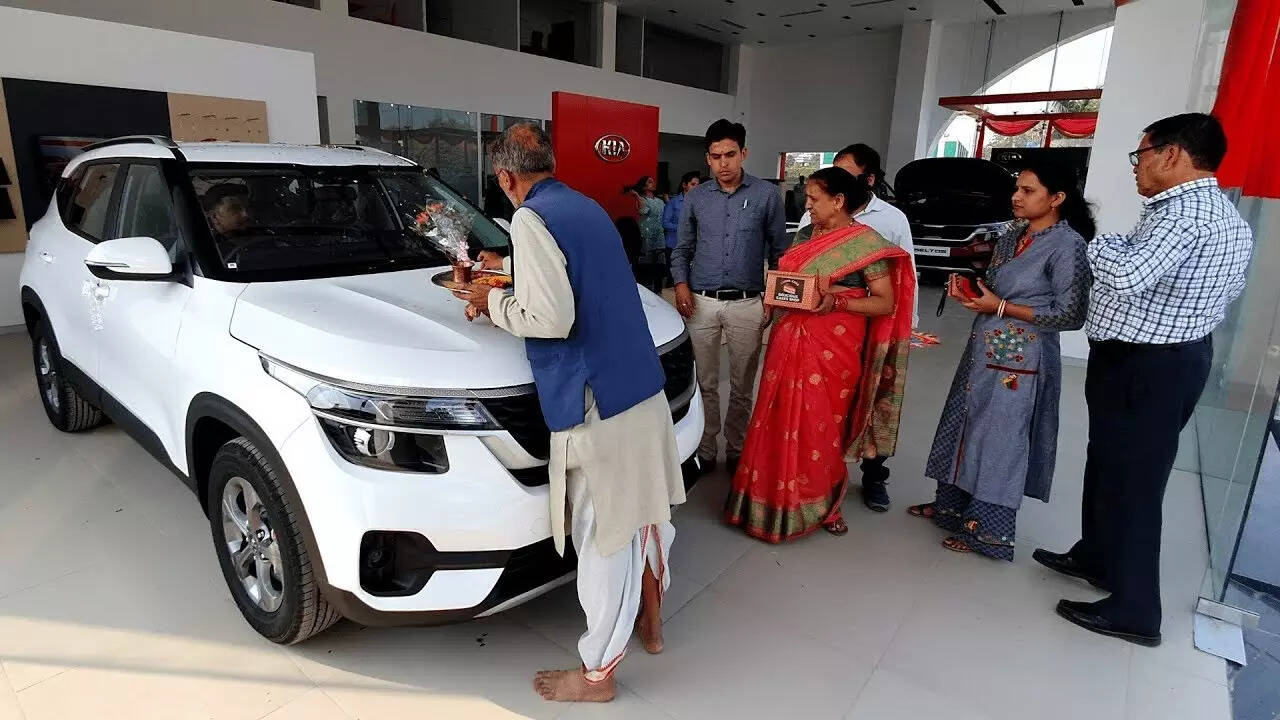 Shubh Muhurt To Take Delivery Of New Car And Bike On Dhanteras 2022