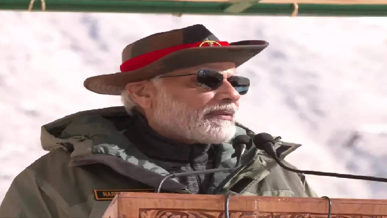 Modi in Kargil