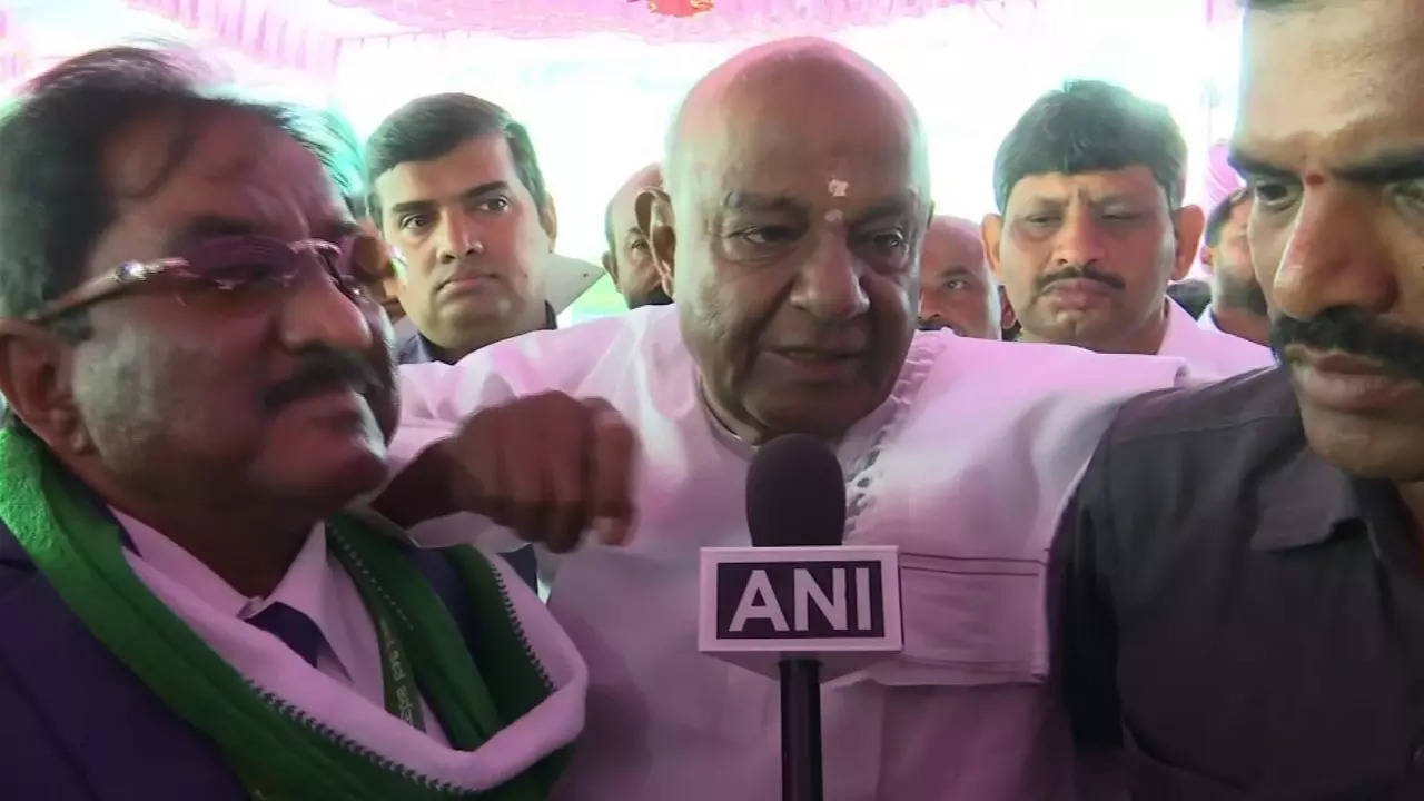 Former PM & JDS chief HD Deve Gowda