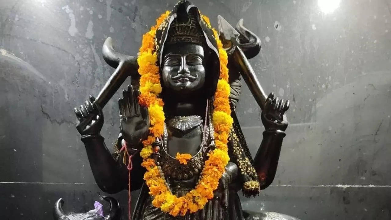 shani aarti