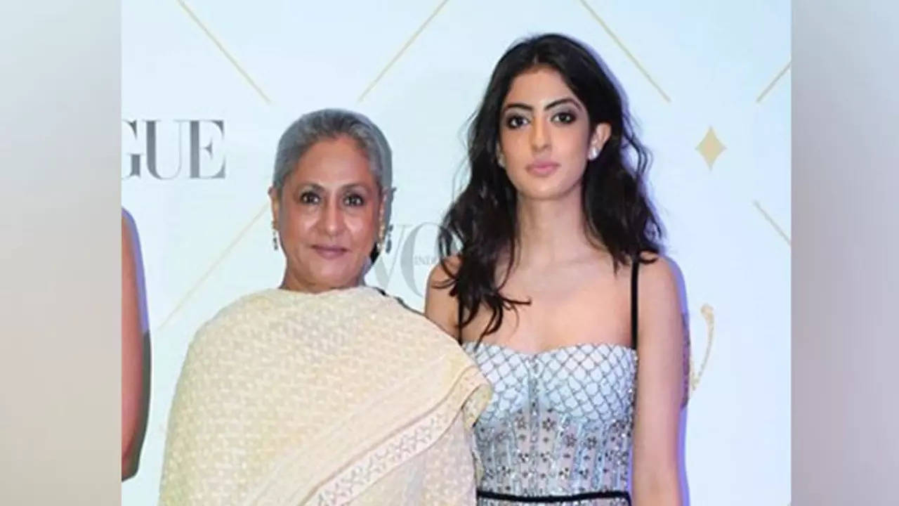 Jaya Bachchan, Navya Nanda