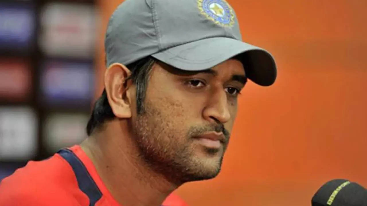 DHONI