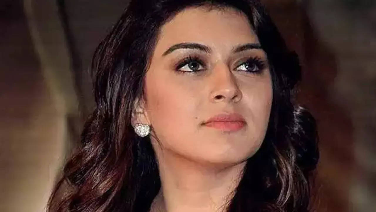 Hansika Motwani: इस अभिनेत्री की सगाई चर्चा में, मंगेतर की पहली शादी में नाचीं थी एक्ट्रेस