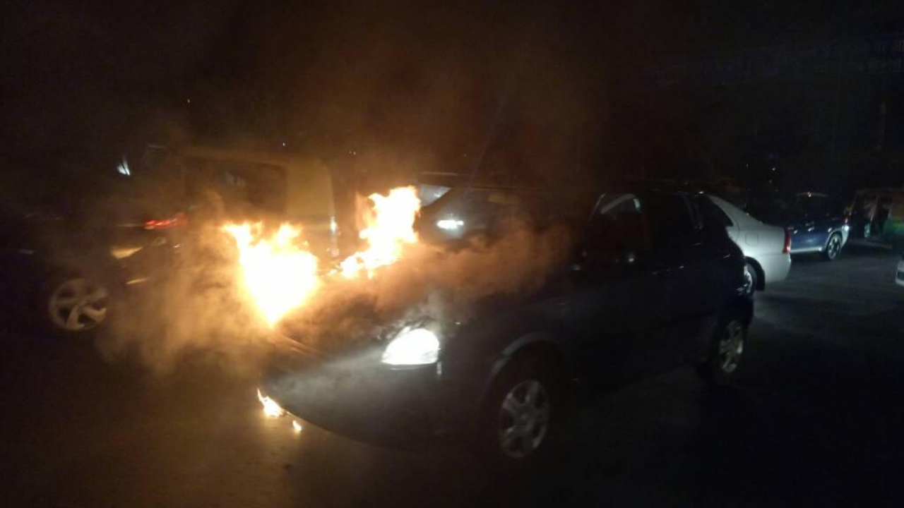 ghaziabad burning car