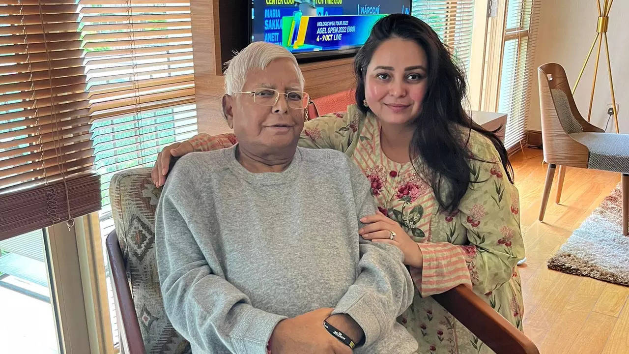 Lalu Yadav, Rohini Acharya