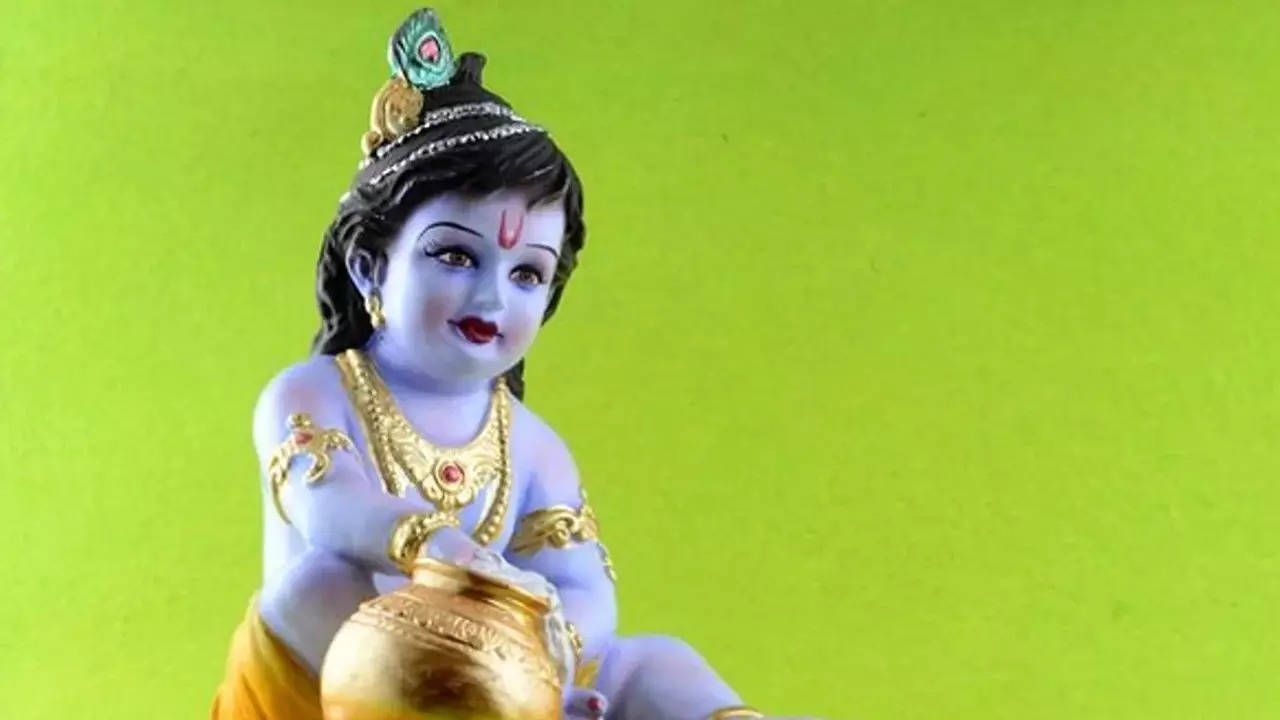 Baby boy name on lord Krishna: भगवान कृष्ण के नाम पर रखें अपने लाडले का नाम, यहां देखें नामों की लिस्ट