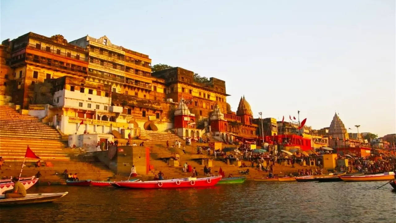 Varanasi News वाराणसी में इस माह से शुरू होगा रोमांच का सफर, डिब्रूगढ़ तक शुरू होगी क्रूज सेवा