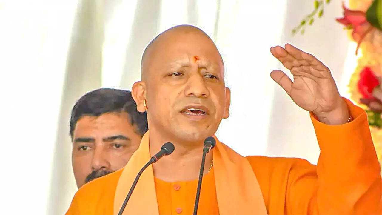 yogi adityanath in rally