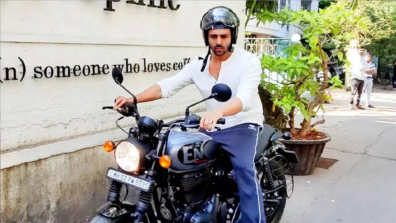 Kartik Aaryan Royal Enfield Hunter 350